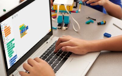 Κινητοποιήστε κάθε μαθητή στην παιγνιώδη μάθηση STEAM με την εφαρμογή SPIKE™